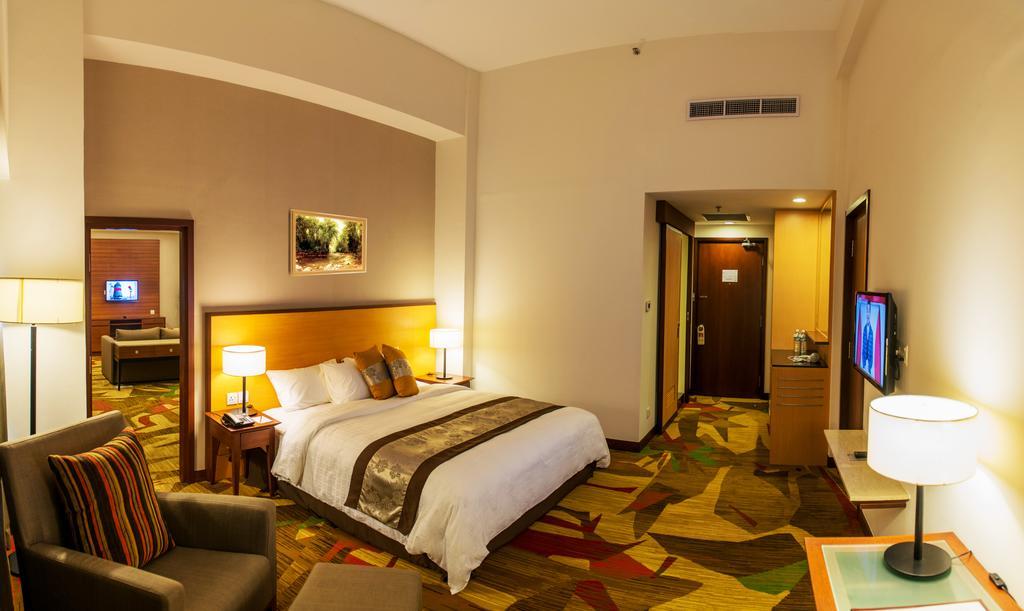 Summit Parkview Yangon Hotel Екстериор снимка