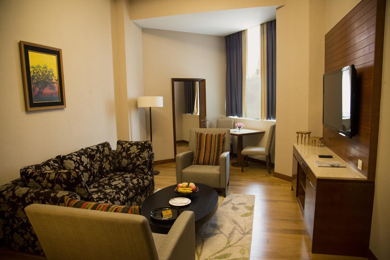 Summit Parkview Yangon Hotel Екстериор снимка