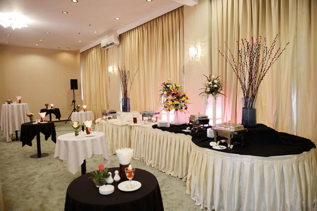 Summit Parkview Yangon Hotel Екстериор снимка