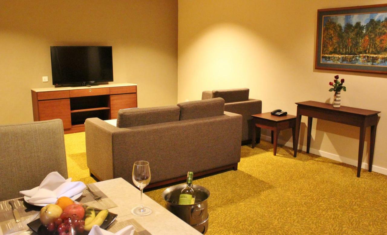 Summit Parkview Yangon Hotel Екстериор снимка